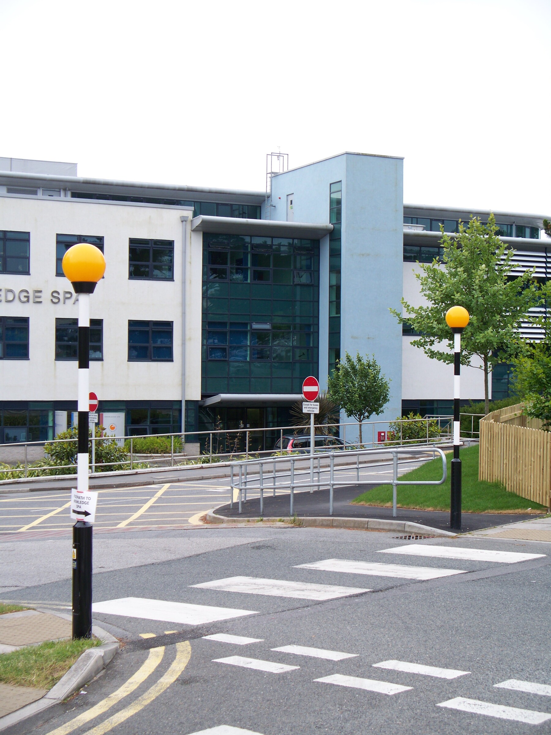 BG2-A Royal Cornwall Hospital Belisha Beacon